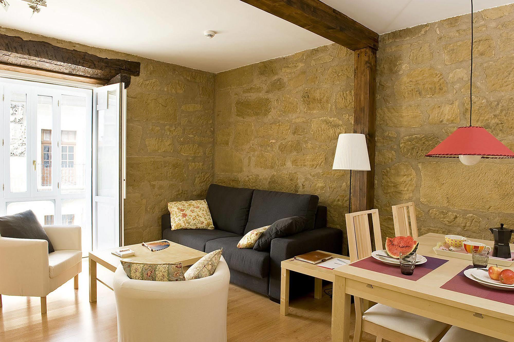 הארו Apartamentos Turisticos Los Zapatos Morados מראה חיצוני תמונה
