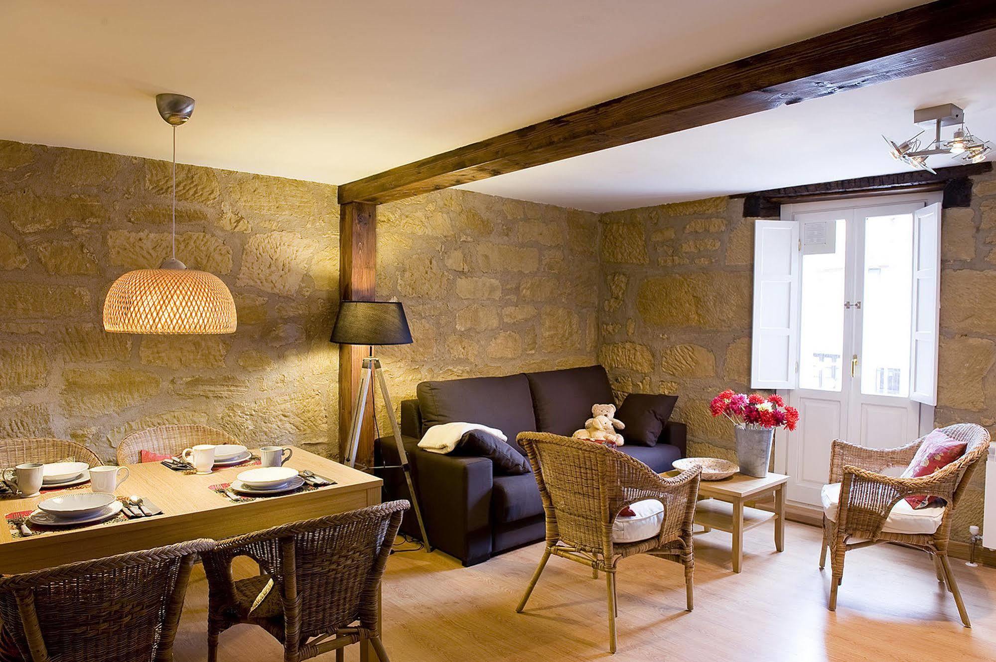 הארו Apartamentos Turisticos Los Zapatos Morados מראה חיצוני תמונה