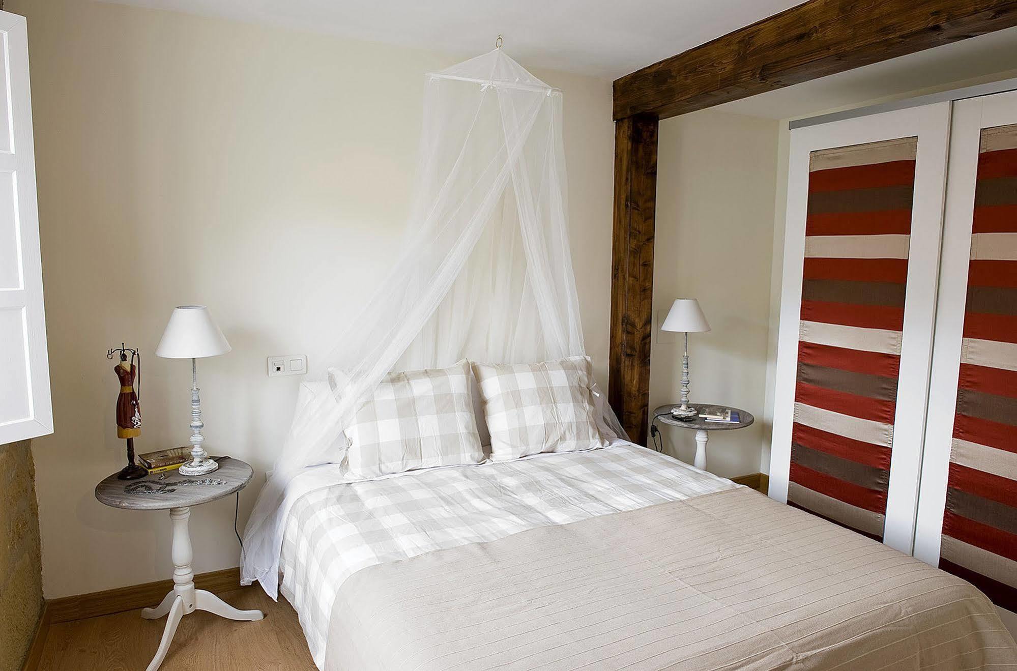 הארו Apartamentos Turisticos Los Zapatos Morados מראה חיצוני תמונה