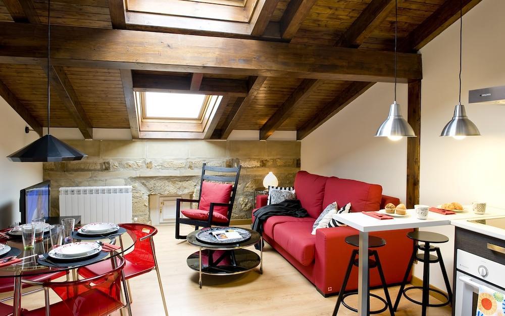 הארו Apartamentos Turisticos Los Zapatos Morados מראה חיצוני תמונה
